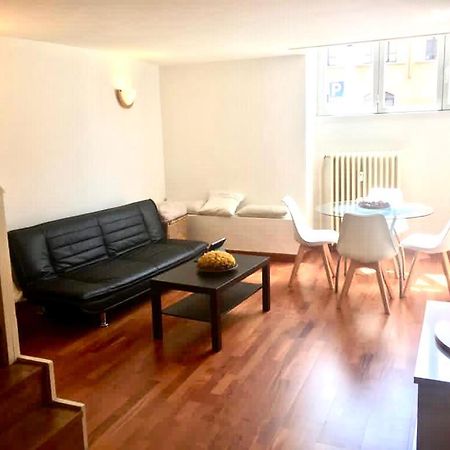 Yourvacanza Navigli Loft Apartment มิลาน ภายนอก รูปภาพ